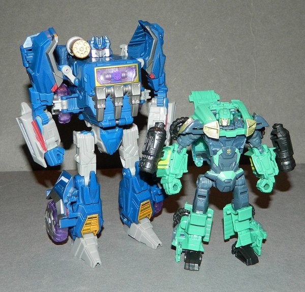 Transformers Fall Of Cybertron Minions Rumble, Frenzy, Ravage And Ratbat In Hand Images Of Wave 1 Toys  (39 of 42)